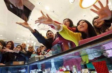 啪啪啪亚洲一区二区中国人依然爱赴日旅游 消费已由爆买转向网购